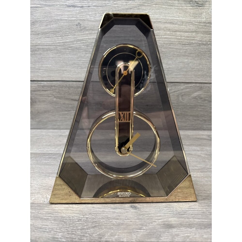 Seiko Pyramid Clock Desk Shelf Mantle Contemporary Modern Rare Vintage 1980s